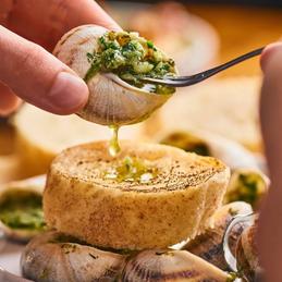 Baked snails in sauces